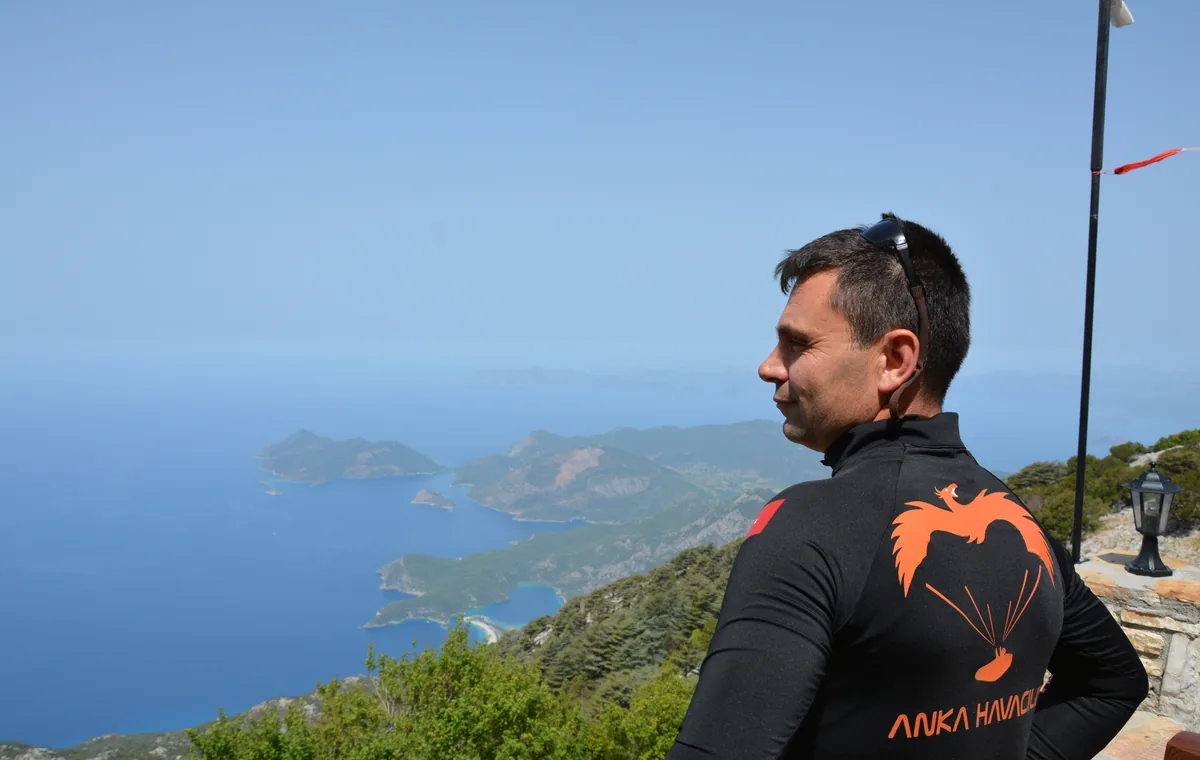 Ölüdeniz uçuş bölgesini yukarıdan inceleyen Anka Havacılık pilotu